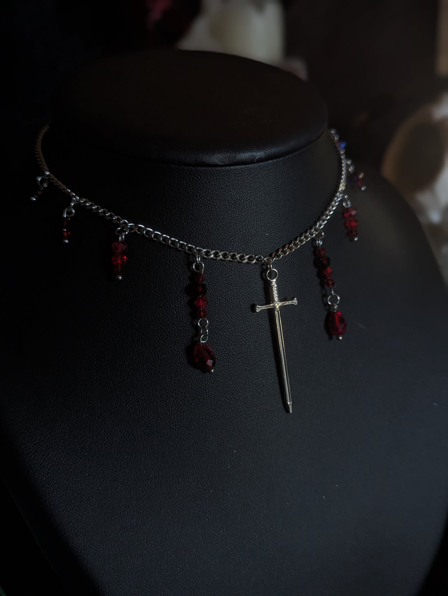 De gouttes et de Sang, le Collier